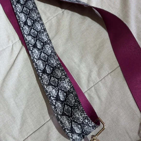 Kedzie Cloud 9 Convertible Quilted Puffer Sling Crossbody Bag burgundy mulberry. - Picture 6 of 8